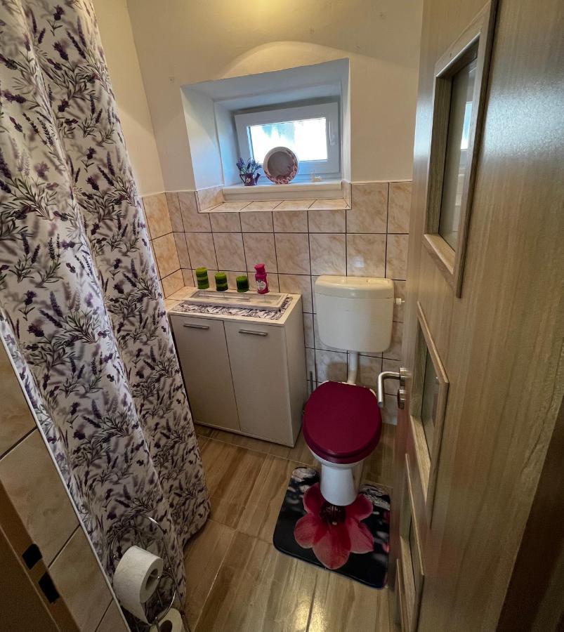 Holiday home Utulne Spani Ve Venkovske Chaloupce S Virivkou Podbrezi
